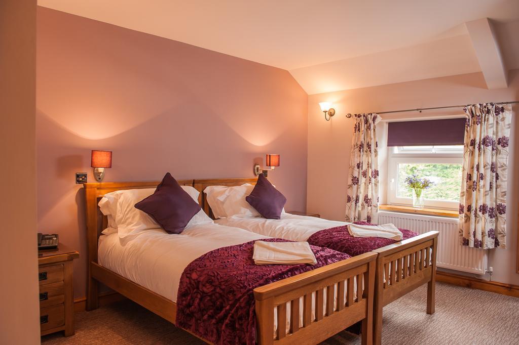 The Little Crown Inn Pontypool Bagian luar foto